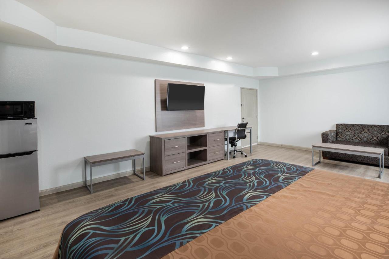 Super 8 By Wyndham Humble Houston Fallcreek Dış mekan fotoğraf