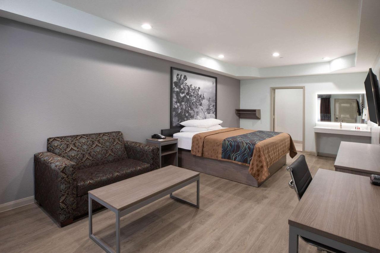 Super 8 By Wyndham Humble Houston Fallcreek Dış mekan fotoğraf
