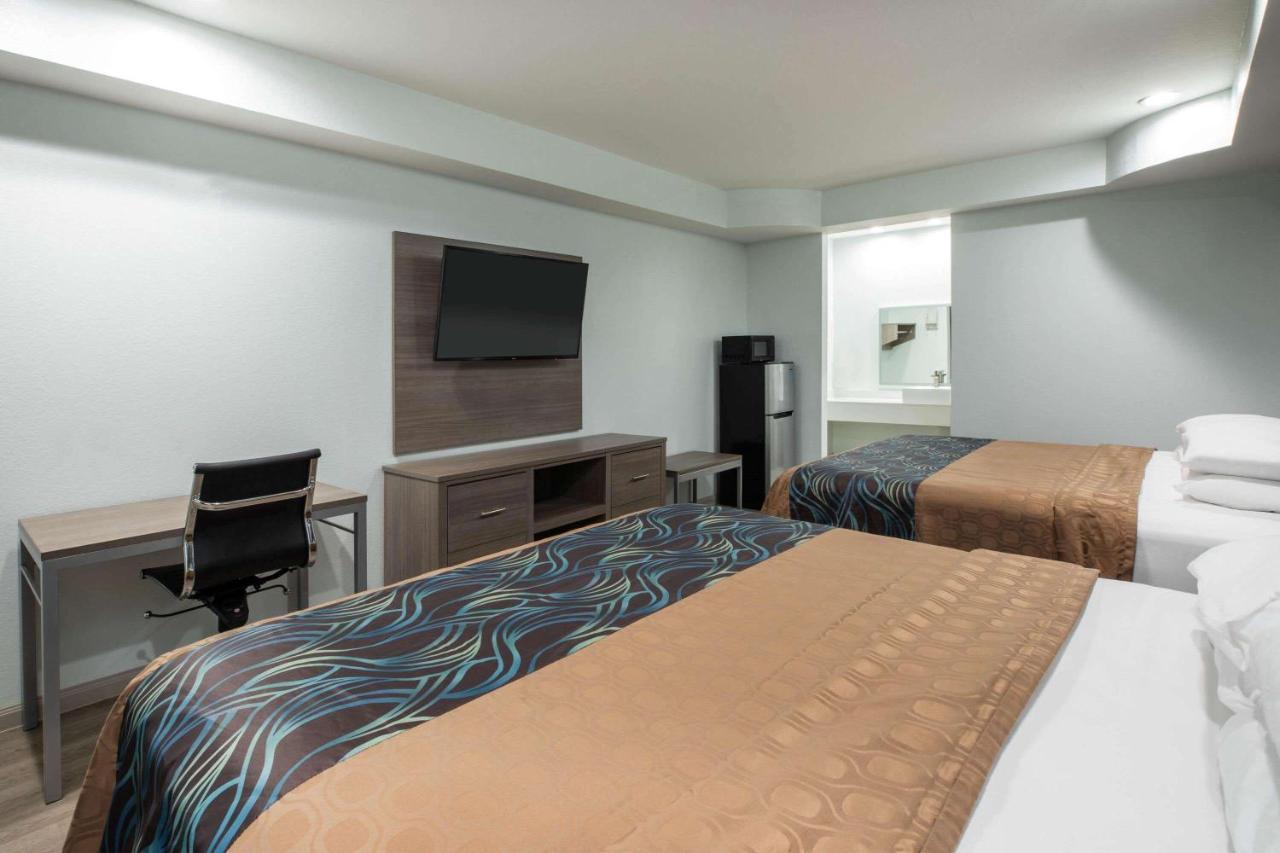 Super 8 By Wyndham Humble Houston Fallcreek Dış mekan fotoğraf